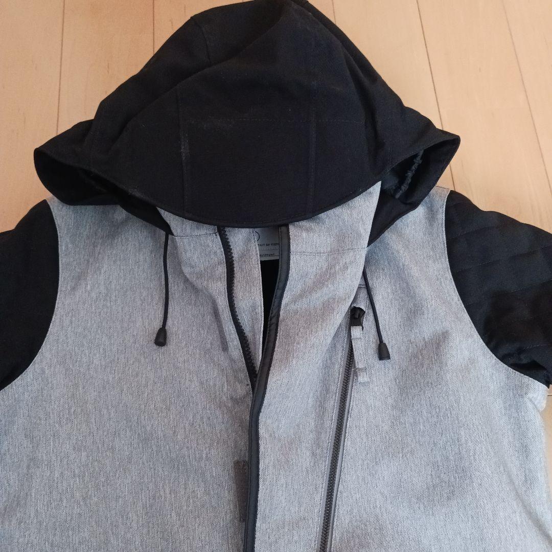 【美品】VOLCOM スノーボードウェアジャケット レディースＳサイズ