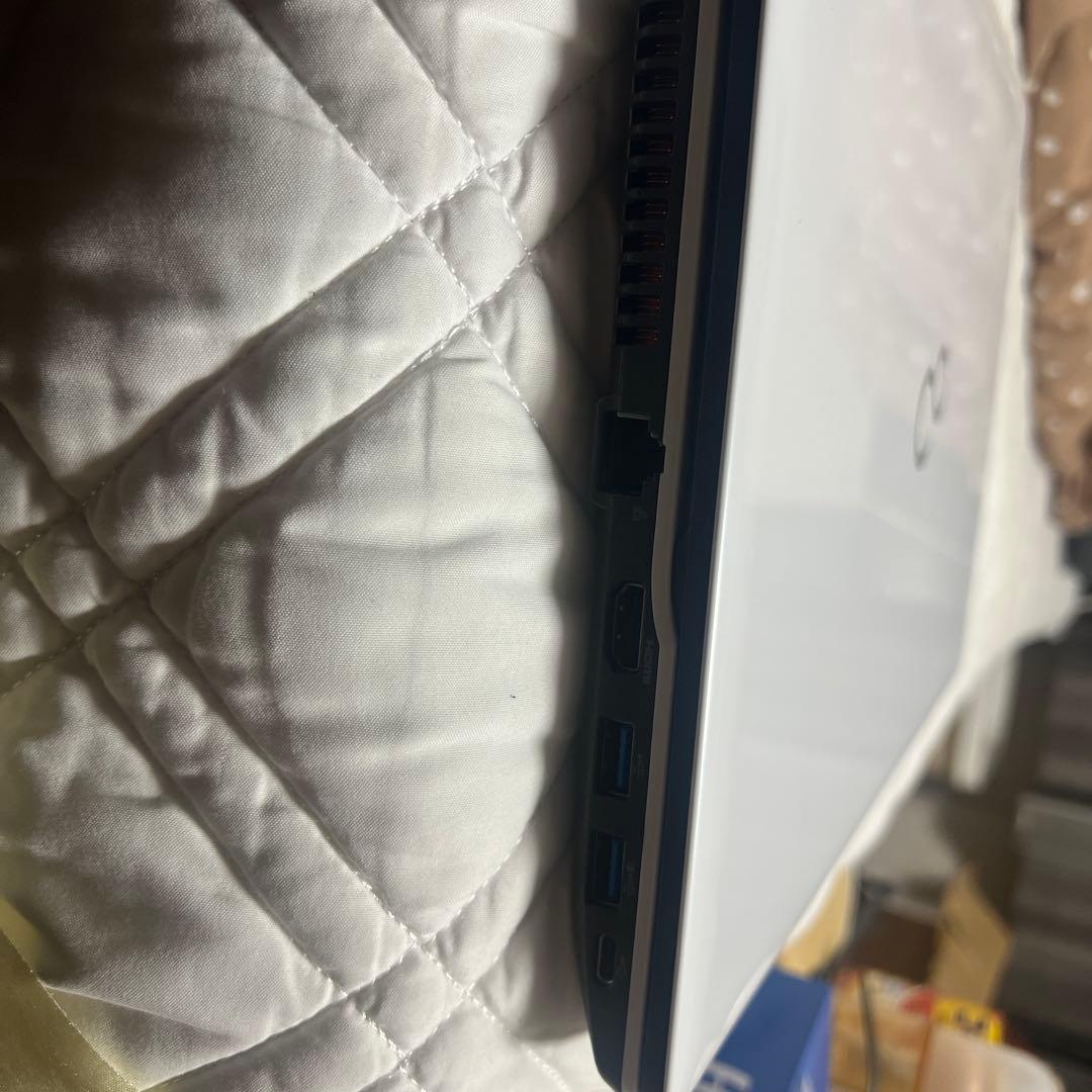 【ほぼ未使用品】富士通 LIFEBOOK AH480/H プレミアムホワイト