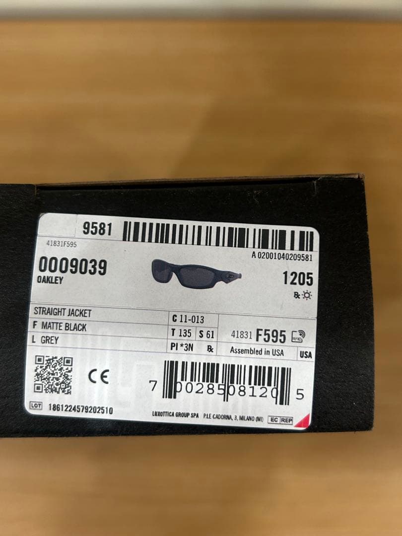 正規品　未使用　OAKLEY STRAIGHT JACKET