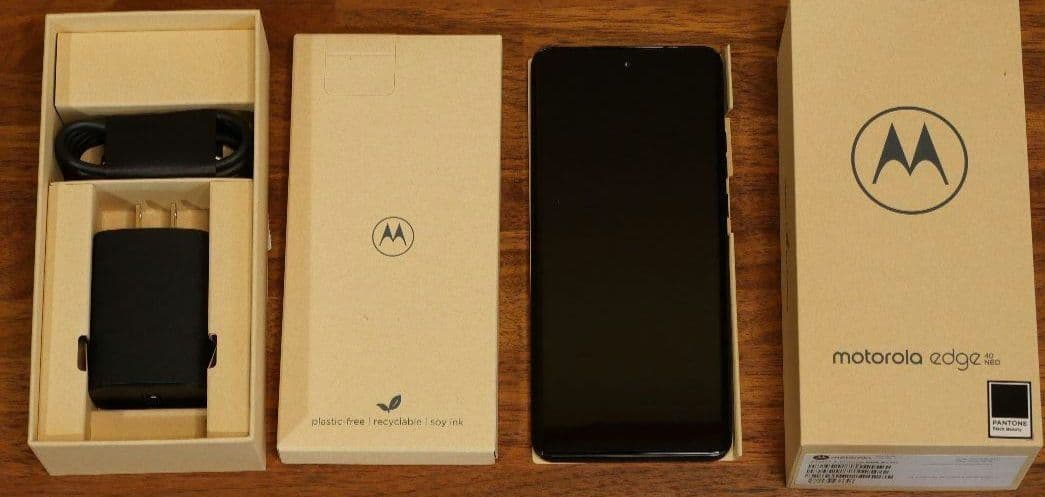 Mmm　motorola edge40 neo