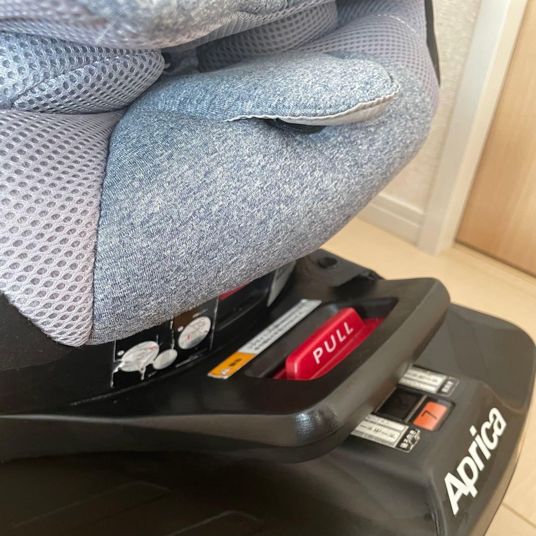 アップリカ クルリラ 回転式チャイルドシート