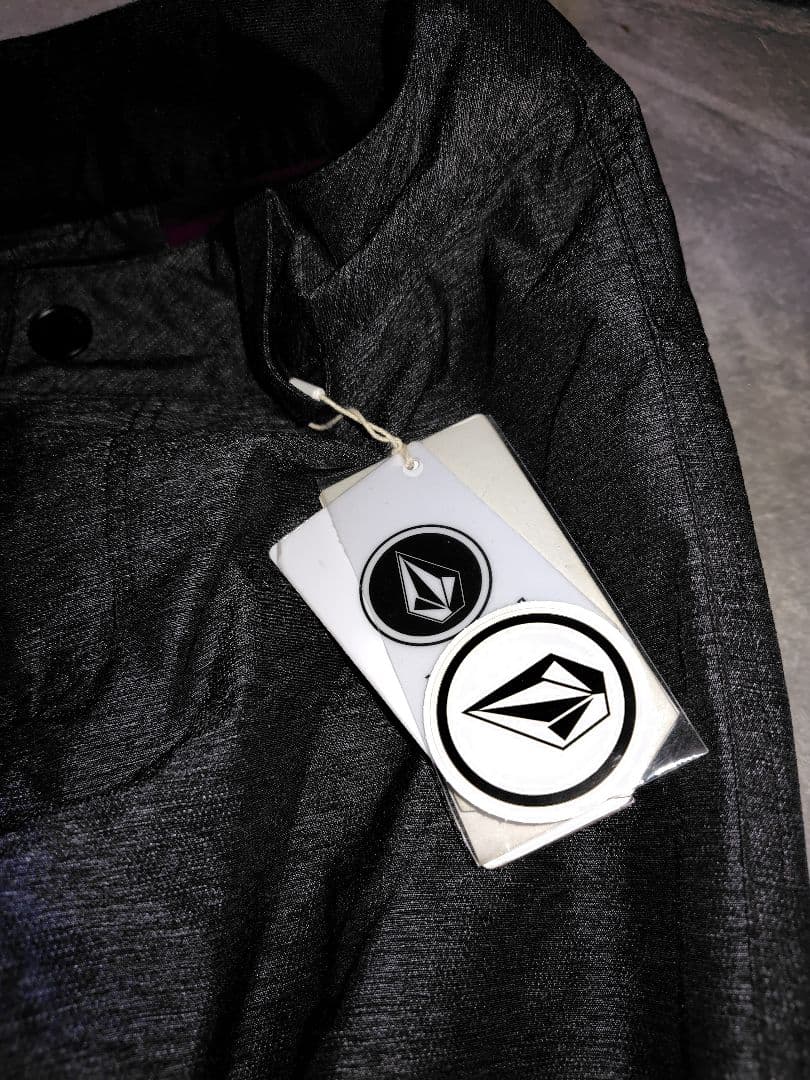 VOLCOM スノボウェア　上下　新品タグ付き　S　XS