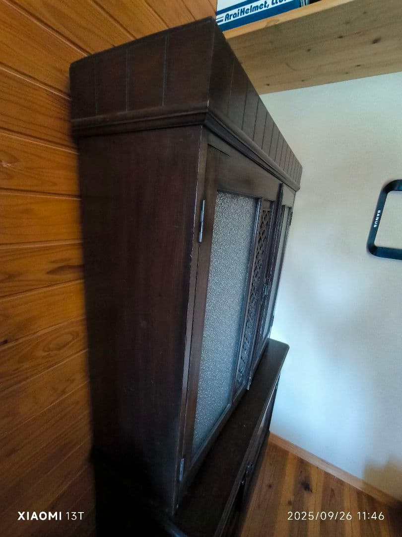 木製キャビネット　ガラス扉　無垢材　北海道民藝　箪笥　本棚　ダークブラウン　収納