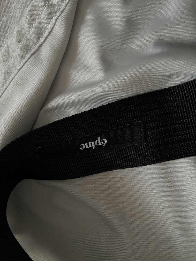 エピヌ　 é ribbon satin 2way body bag