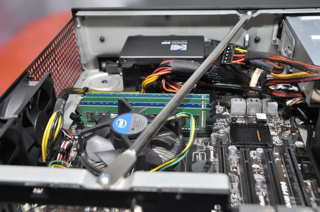 【25H2・新品SSD】光デジタル搭載！横置きAV仕様 自作PC