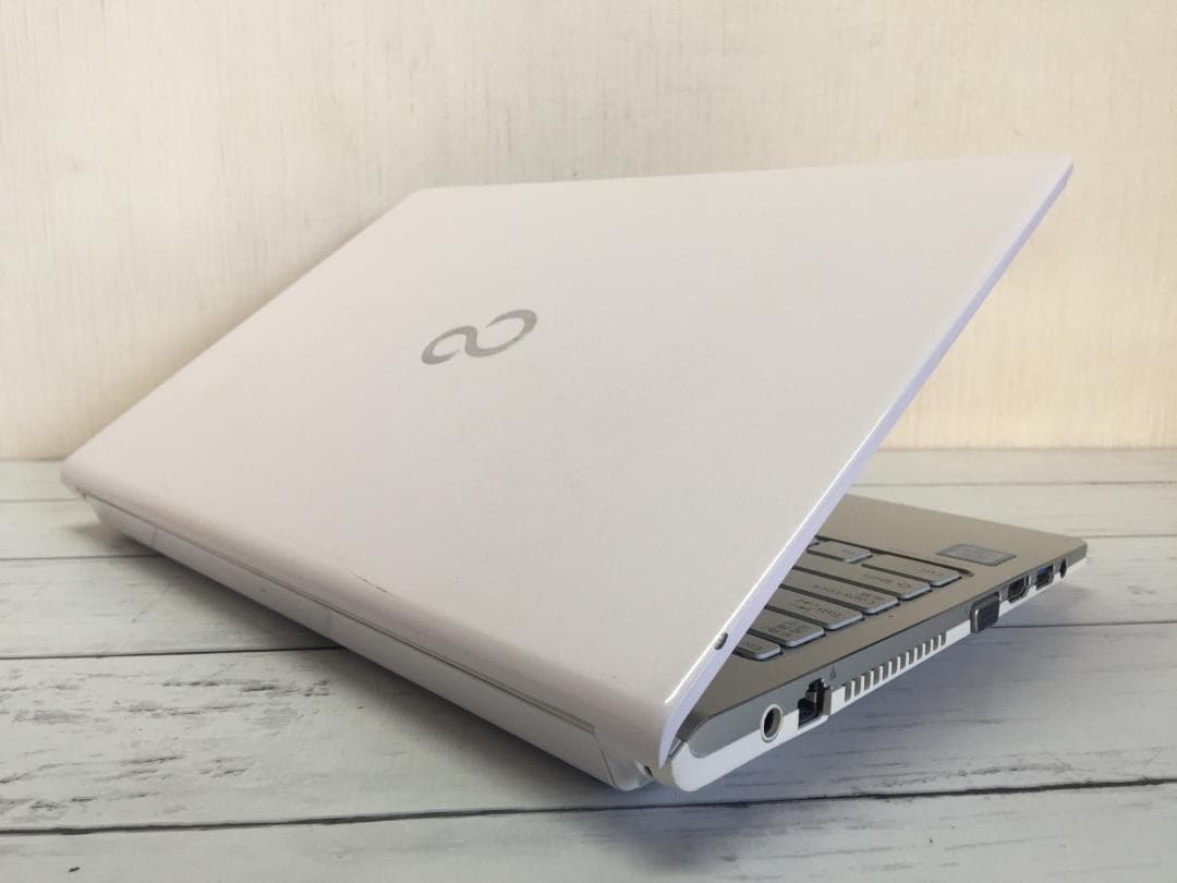 富士通 LIFEBOOK SH90/X 13.3型高解像度TFT 軽量コンパクト