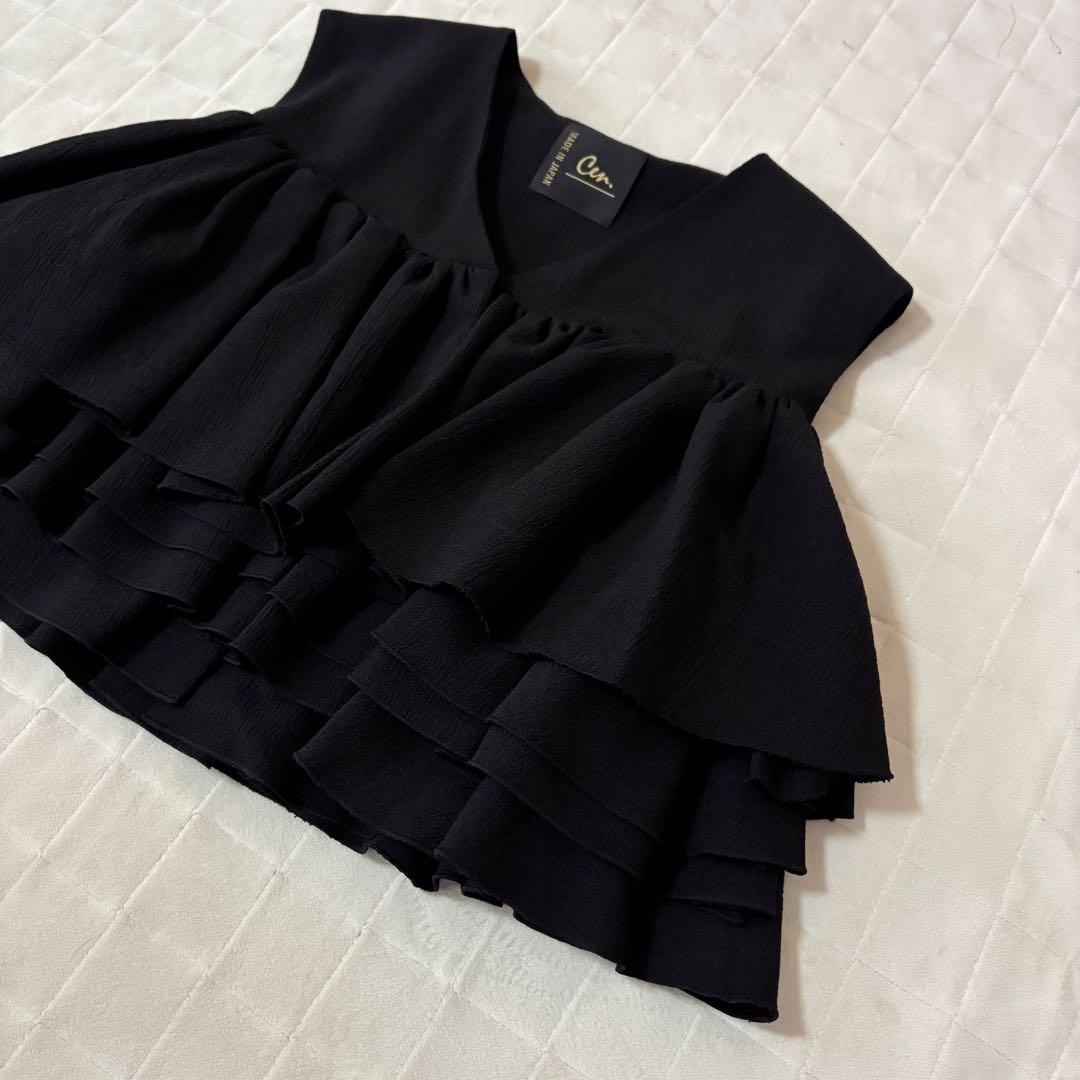 試着のみ！大人気　完売品！cen.ティアードフリルベスト　ブラック