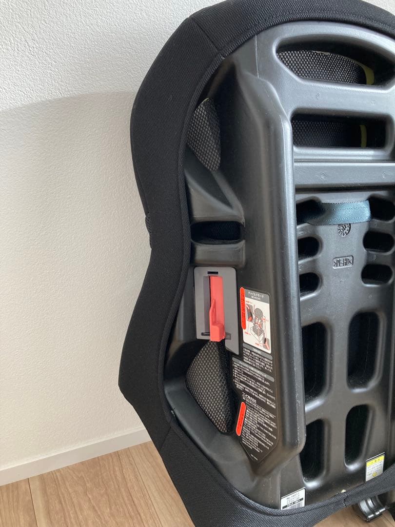 Combi ジョイトリップ エアスルー GG ブラック チャイルドシート