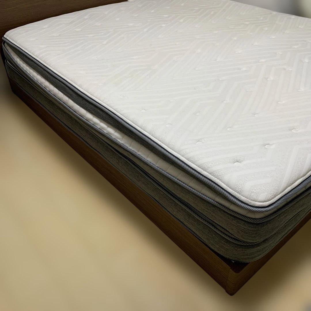 ニトリクイーンサイズ ベッドフレーム 170x200cmマット付き