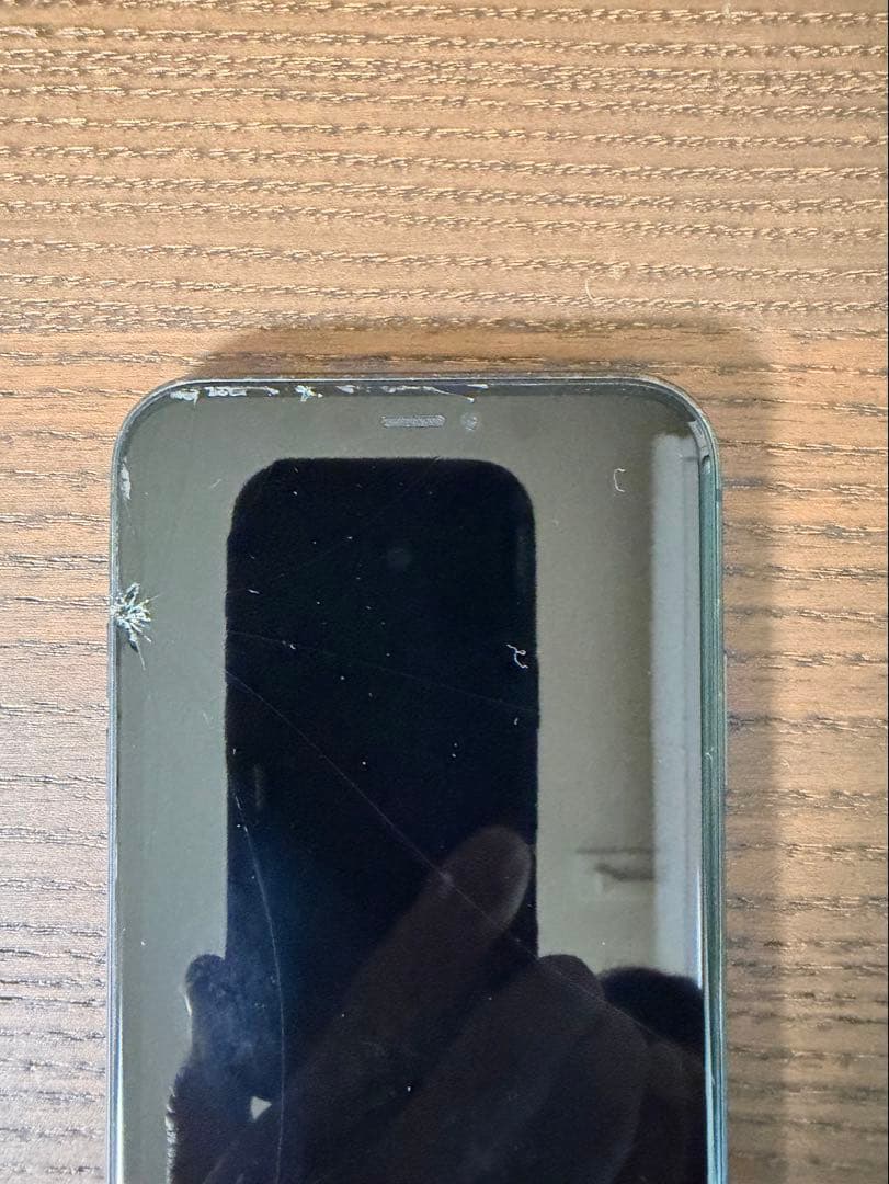 ジャンク品iPhone11 128GB 画面割れ