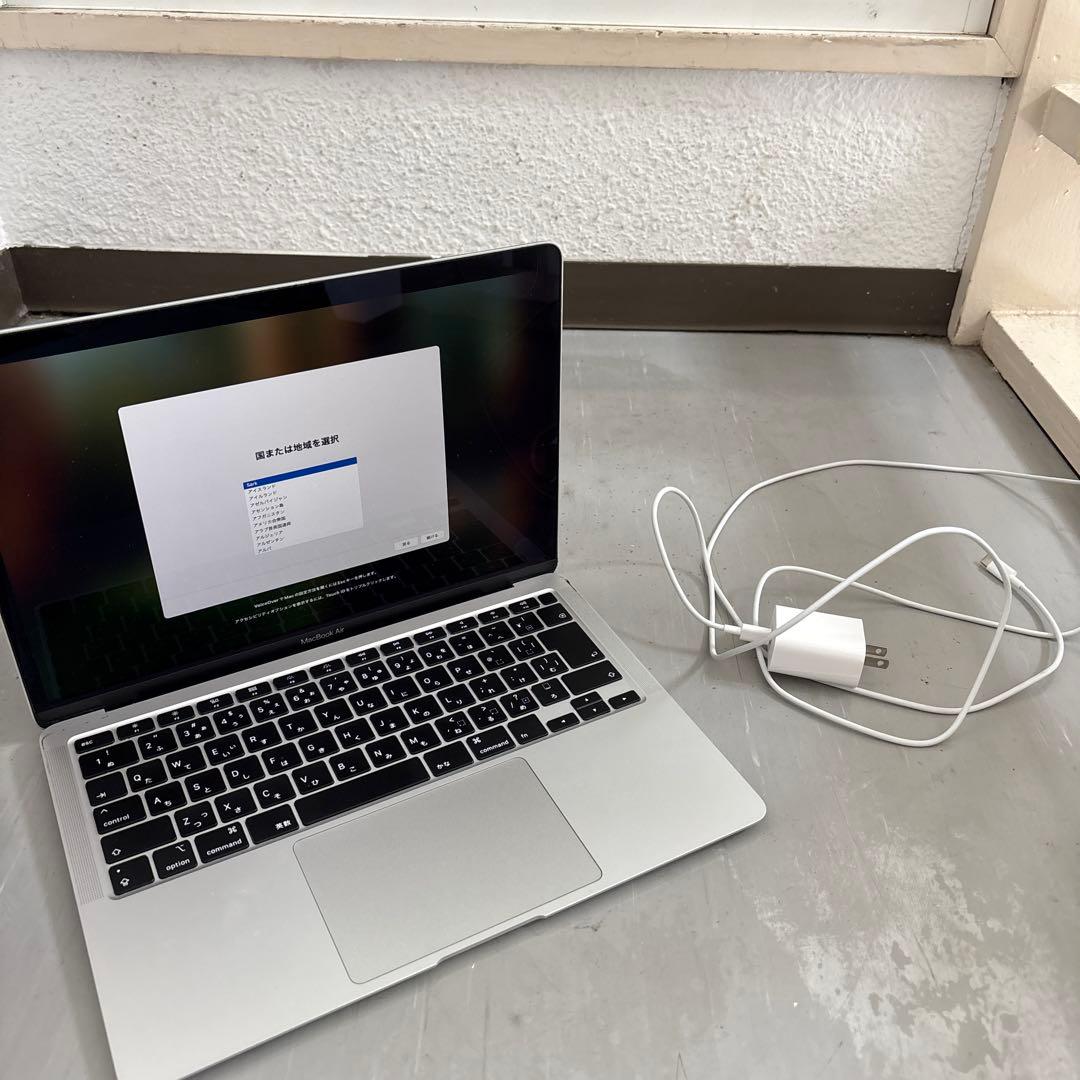 MacBook Air 13インチ i3 8GB SSD256GB 初期化済