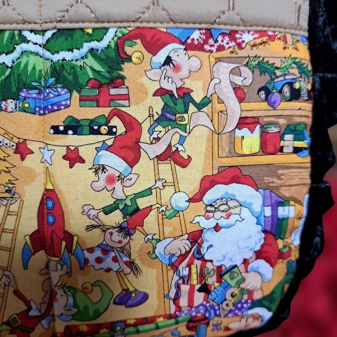 さ*ー様 コヤンイサムチョン♥️皆マフラーはしましたか❓キャー虎猫の尻尾をつけて