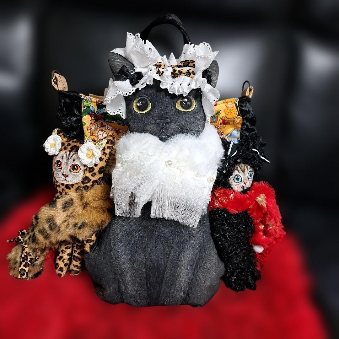 さ*ー様 コヤンイサムチョン♥️皆マフラーはしましたか❓キャー虎猫の尻尾をつけて