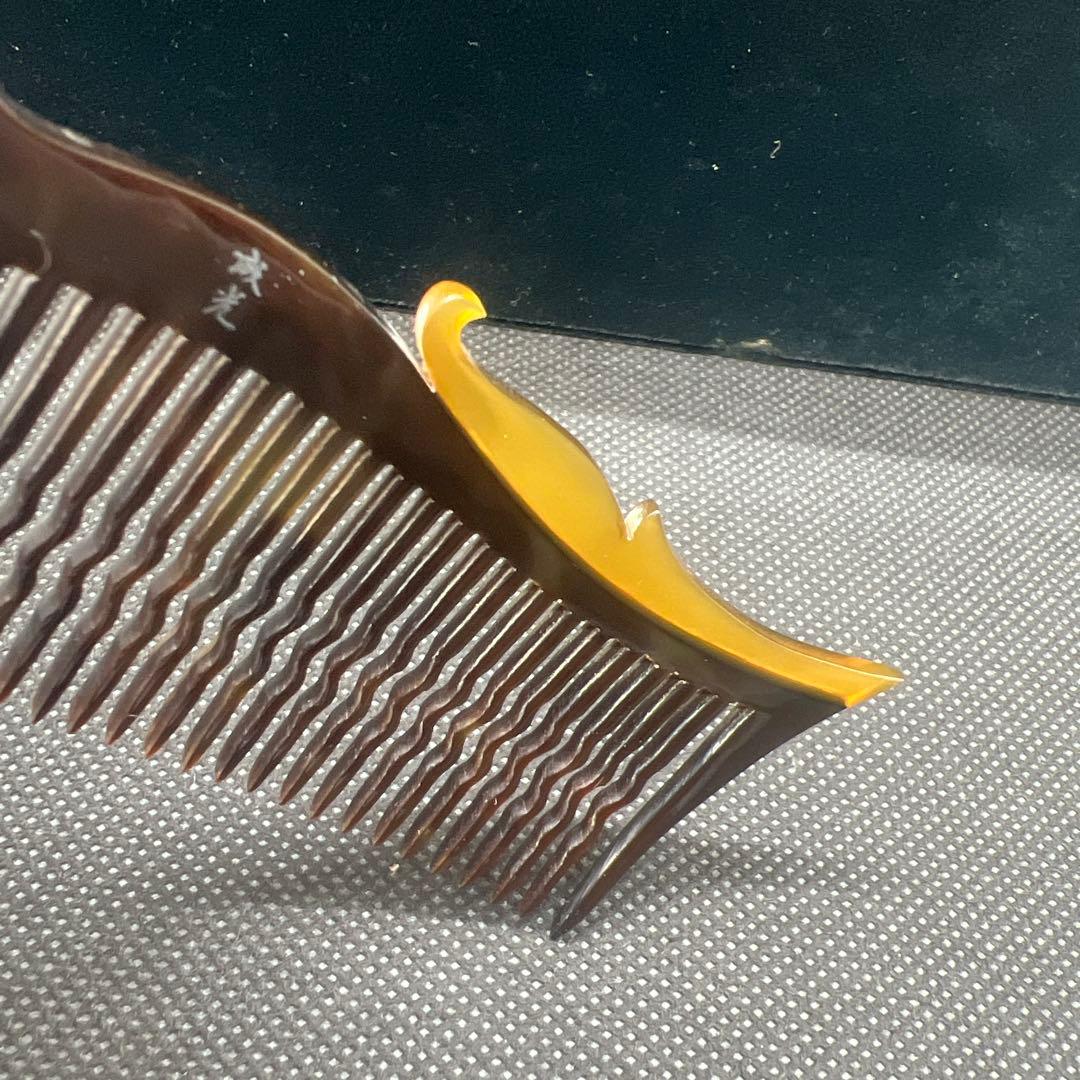 作家物　螺鈿本鼈甲ヘアピン留め　白　黒本鼈甲　櫛型　かんざし　在銘　本鼈甲②