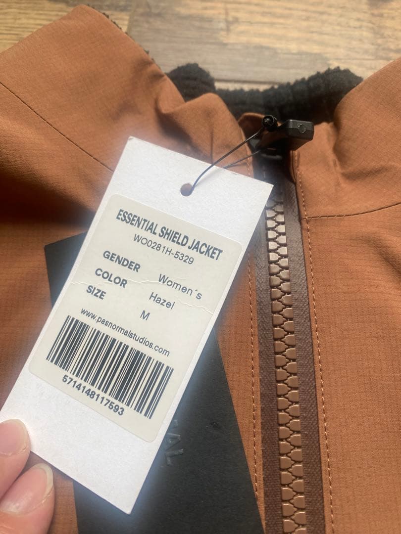 本知夢　新品　Women Essential Shield Jacket