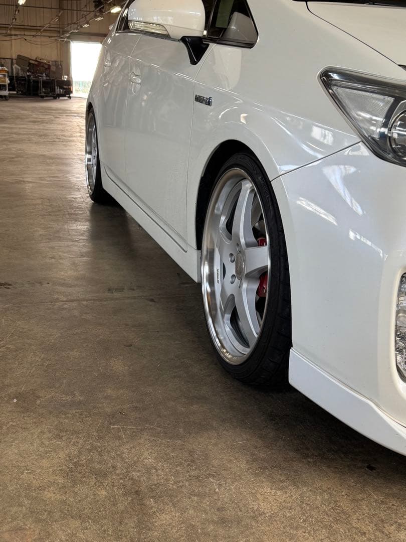 ワーク　グノーシス　19インチ　30系プリウス　215/35R19 ナット付き