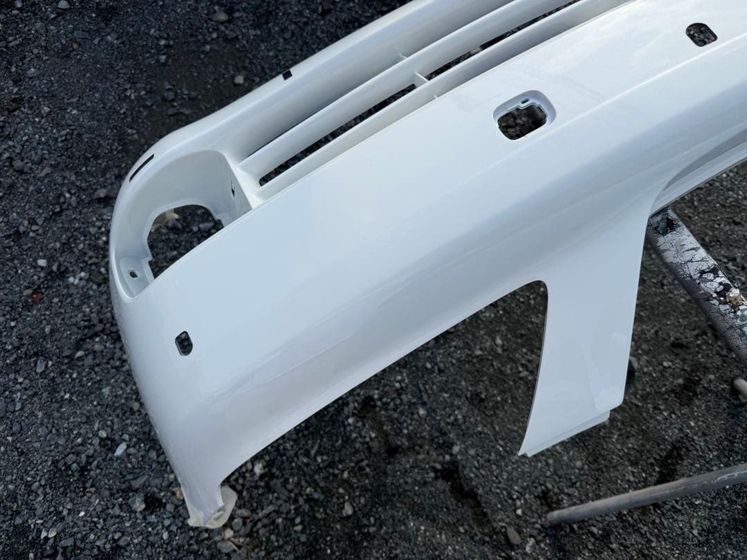 t*o様 18クラウン　フロントバンパー　パール新品（長期保管品）