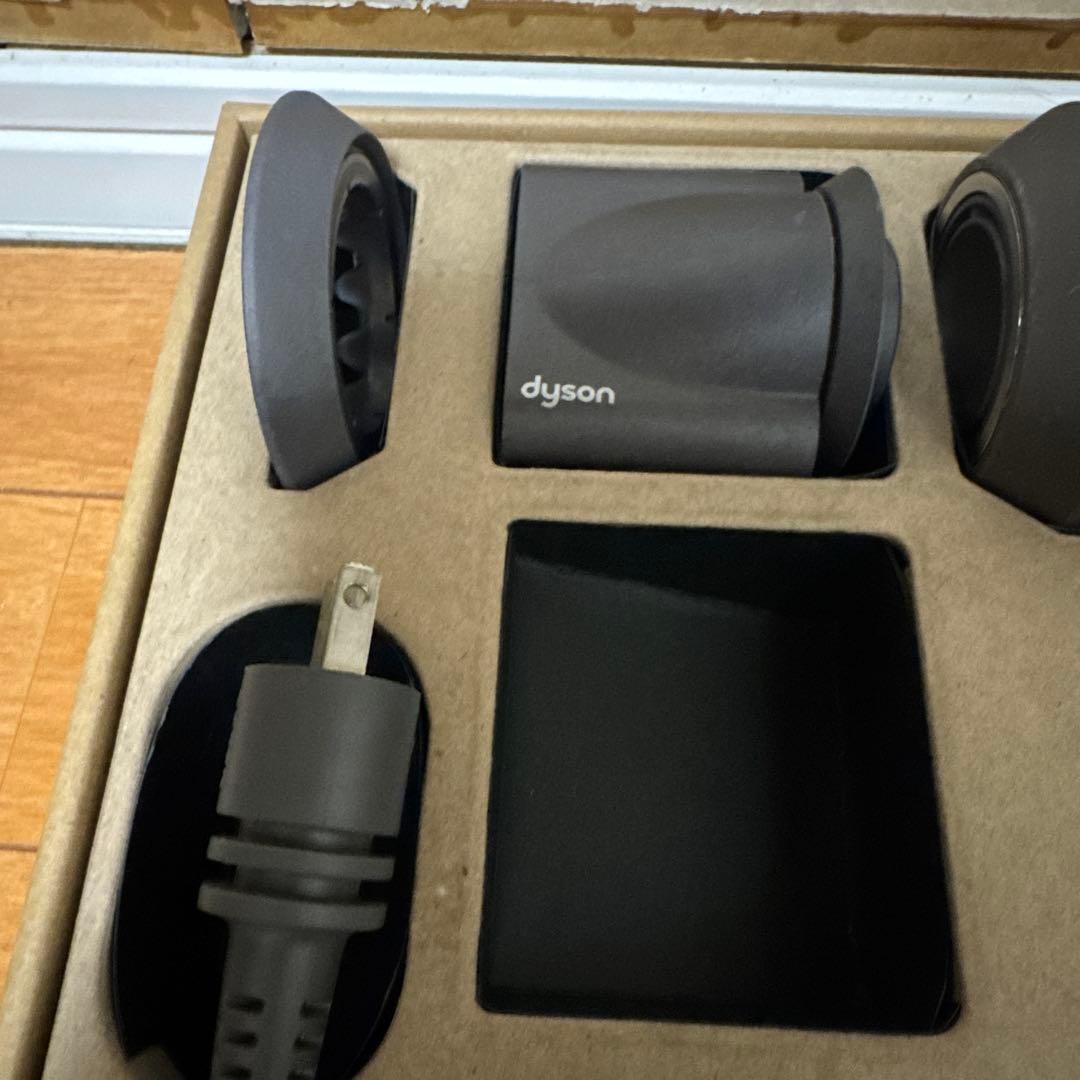 ヘアドライヤー dyson HD03 ULF IIF