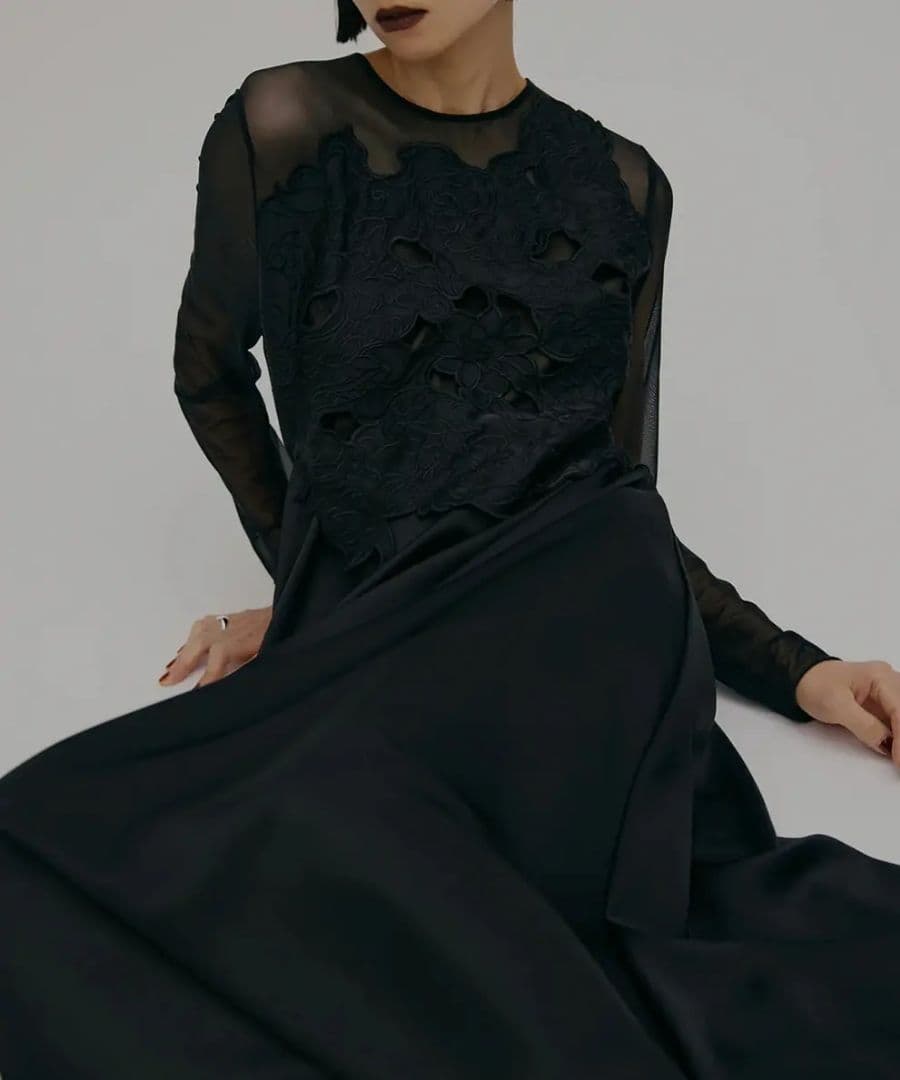 新品タグ付　Ameri UPPER EMBROIDERY FLARE DRESS