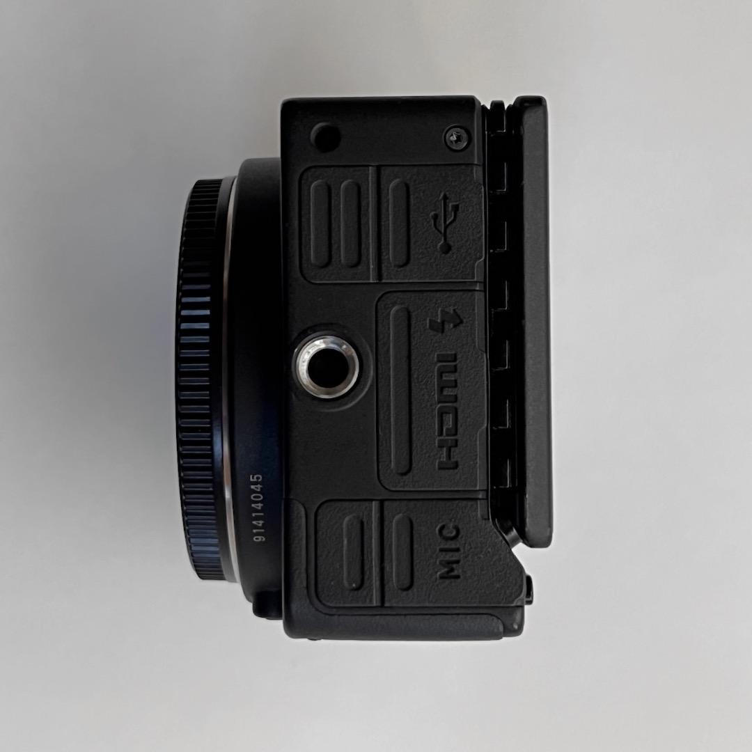 【美品・付属品完備】SIGMA fp ボディ＋アクセサリー付き