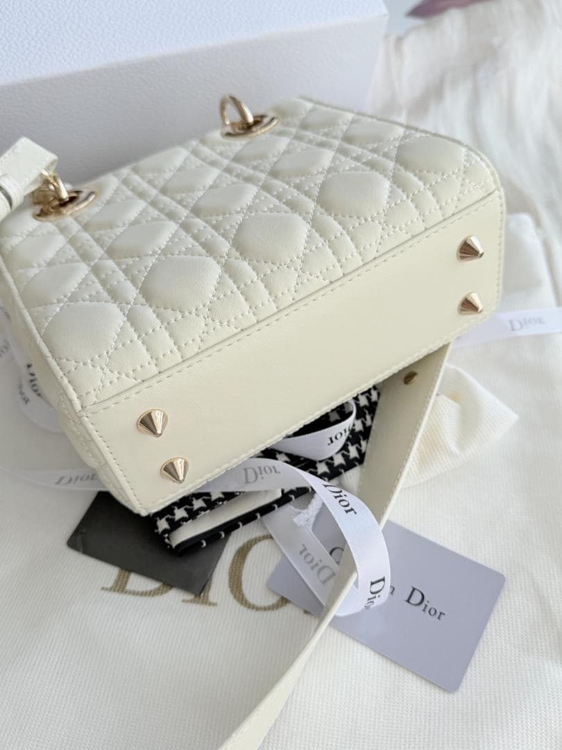 あ ホワイト ショルダ