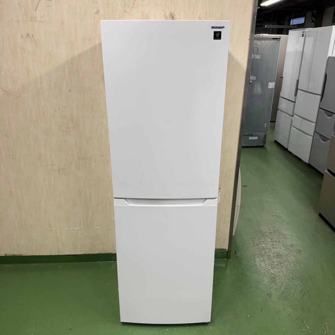 640 SHARP 中型冷蔵庫　200L強　小型　一人暮らし　右開き　2ドア