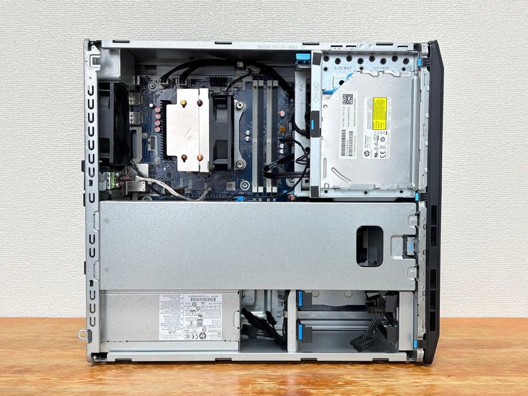 ベアボーン状態のHP Z2 Tower G5 Workstation