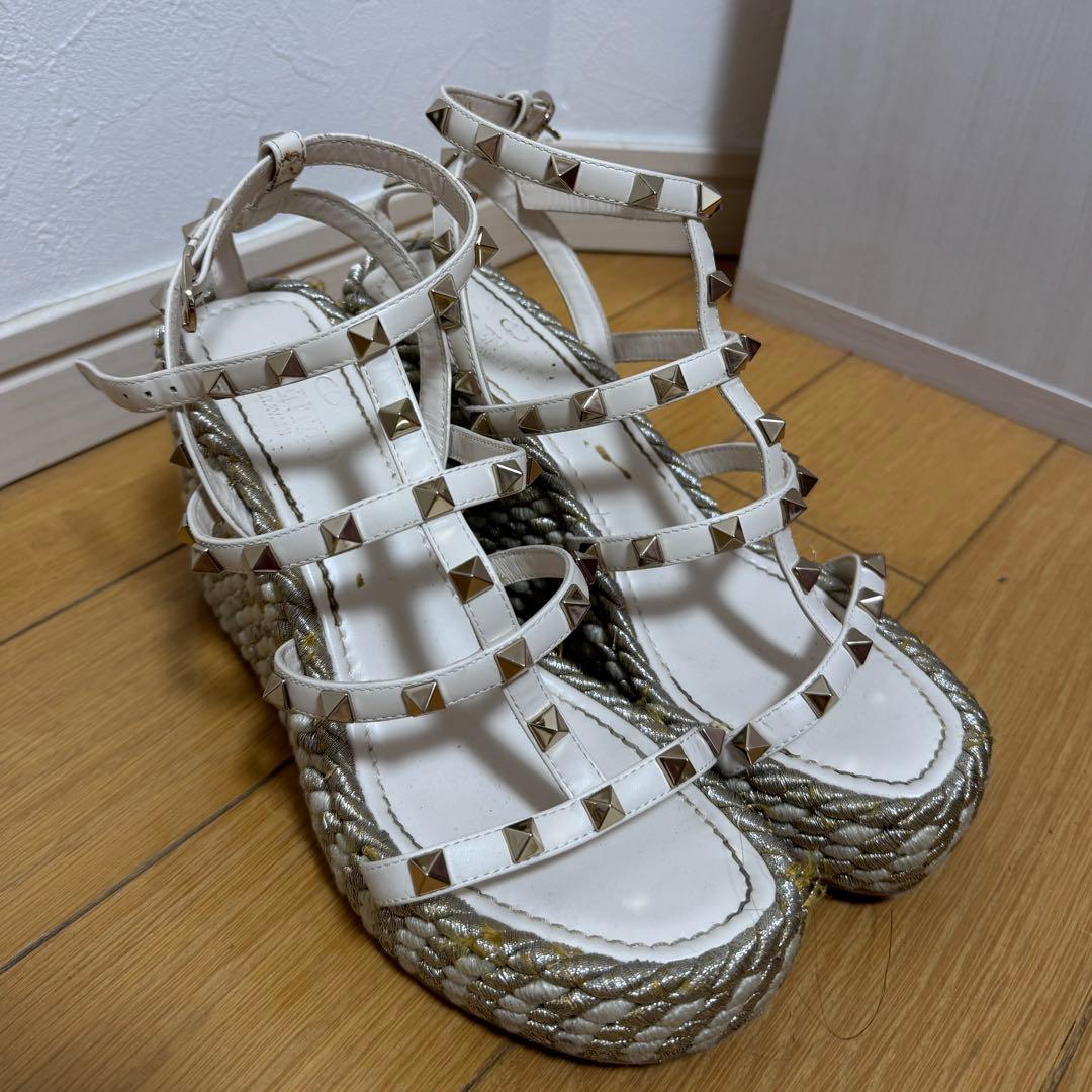 ヴァレンティノ　ロックスタッズサンダル