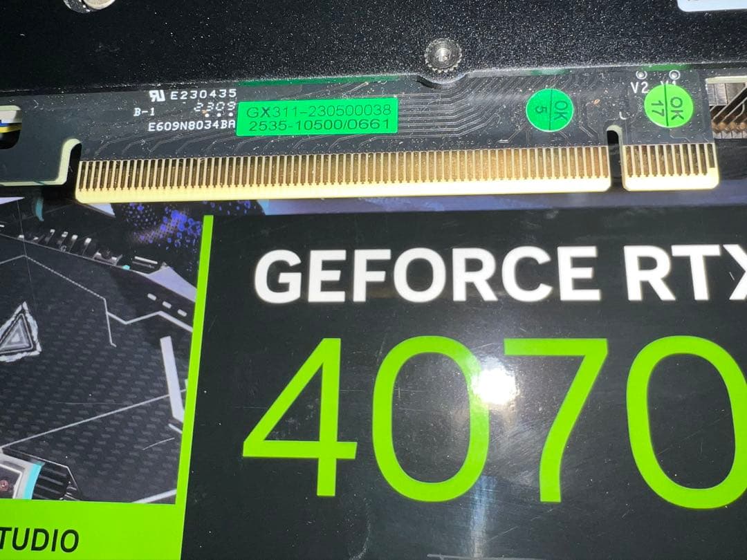 RTX4070 玄人志向　3連ファン　12GBモデル