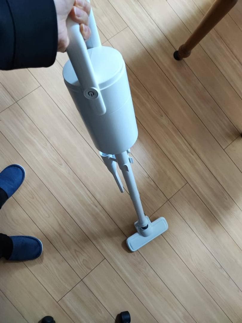 静音 軽量 コードレス サイクロンスティッククリーナー