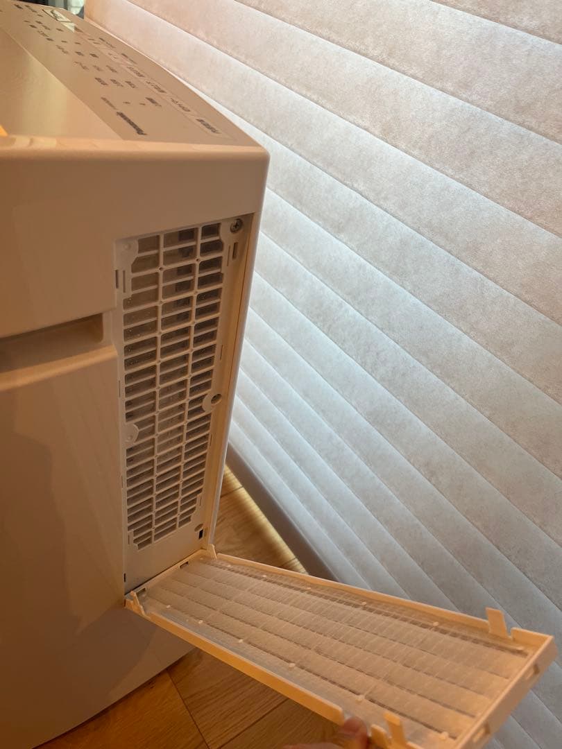 【超美品】　パナソニック 除湿機 F-YHVX200