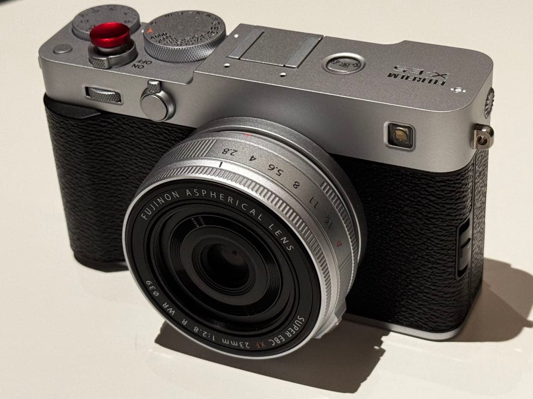 FUJIFILM X-E5 レンズキット シャッター260回