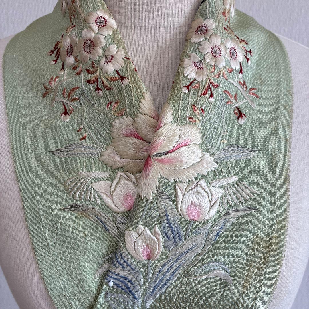 c*i様 ■6215■アンティーク■正絹縮緬■若葉色　チューリップ柄　刺繍半衿■