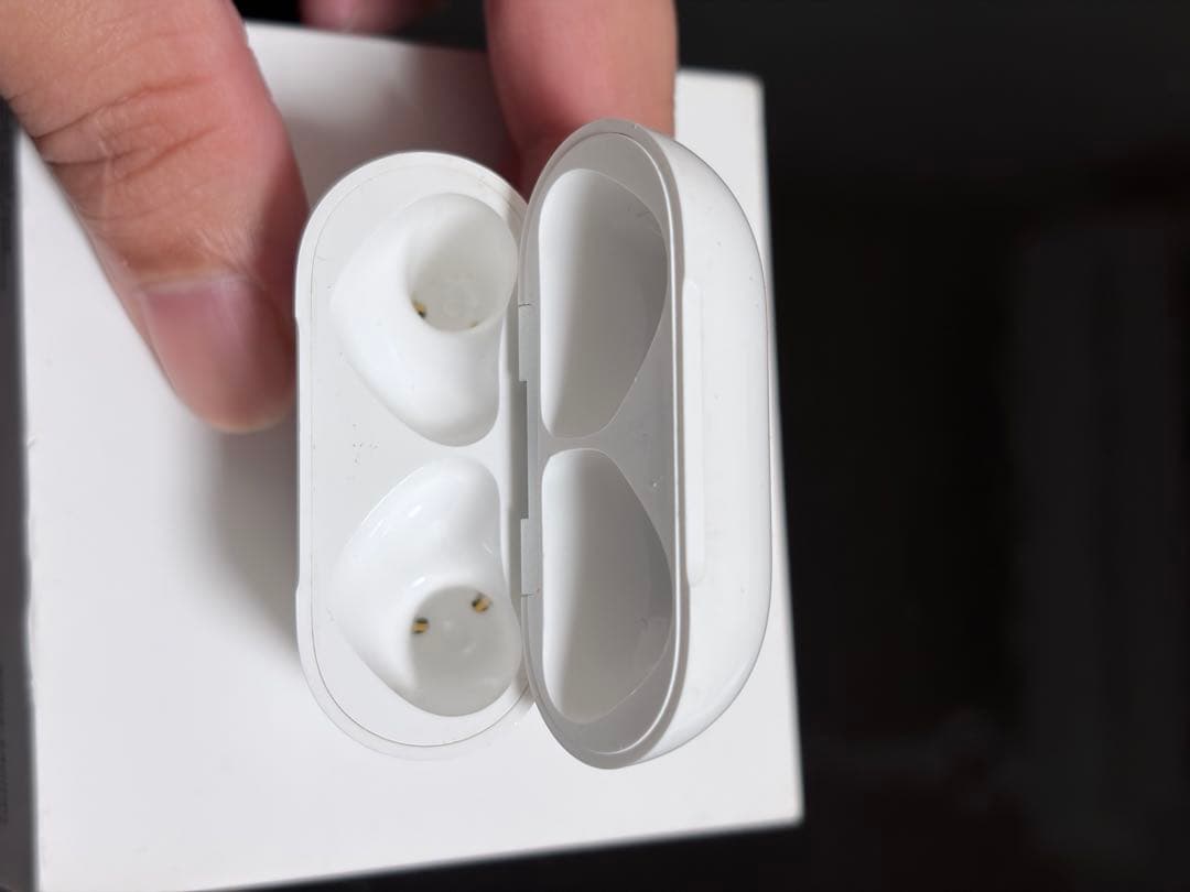 AirPods 4 箱付き
