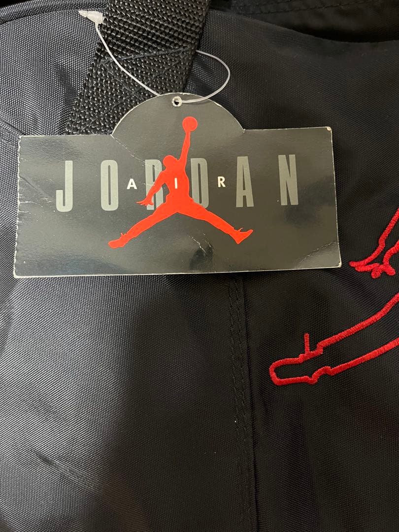 JORDAN NIKE 【90s未使用タグ付銀タグ】ボストンバッグ黒赤　刺繍ロゴ