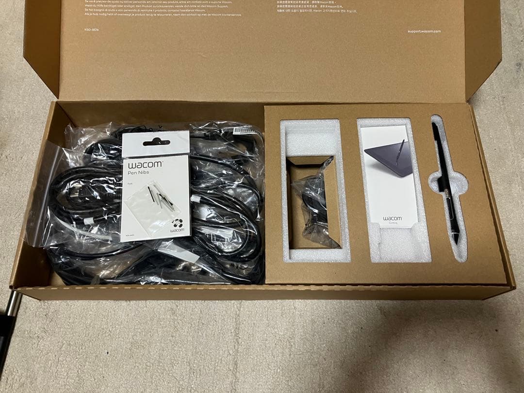 【あん】WACOM Cintiq 22 (DTK2260K0D)