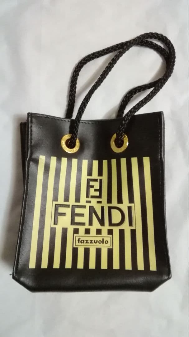 FENDI　フェンディ　ミニポーチ　ハンカチセット