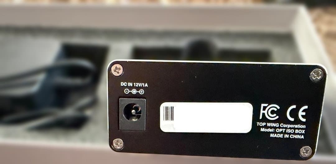 TOP WING OPT ISO BOX　（オプティカルLANアイソレーター）