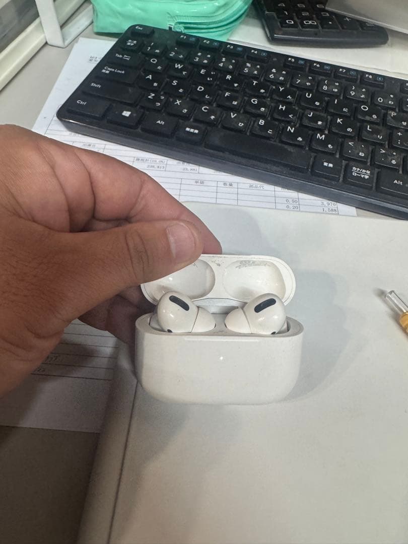 AirPods Pro 第一世代　本体 ホワイト ケース