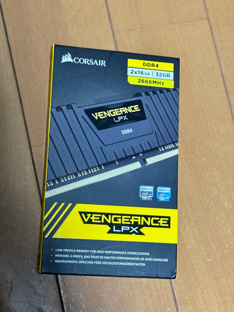 CORSAIR VENGEANCE DDR4 メモリ 32GB(16GB×2)