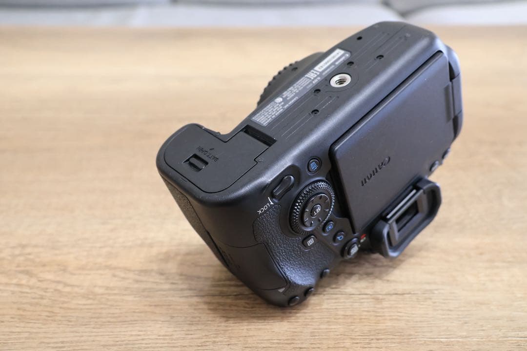 Canon EOS 6D MarkⅡ ボディ フルサイズ一眼レフカメラ