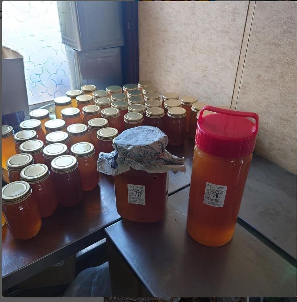 リピータ多数　プロが絞った濃厚な味わいの国産百花蜜 　梅酒瓶入り　おまけ付