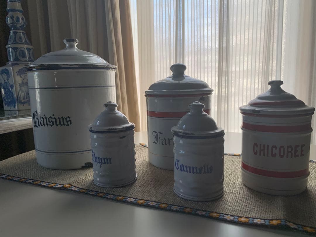 フランスアンティーク　小さなぽってり可愛いホーローのキャニスター2個セット！