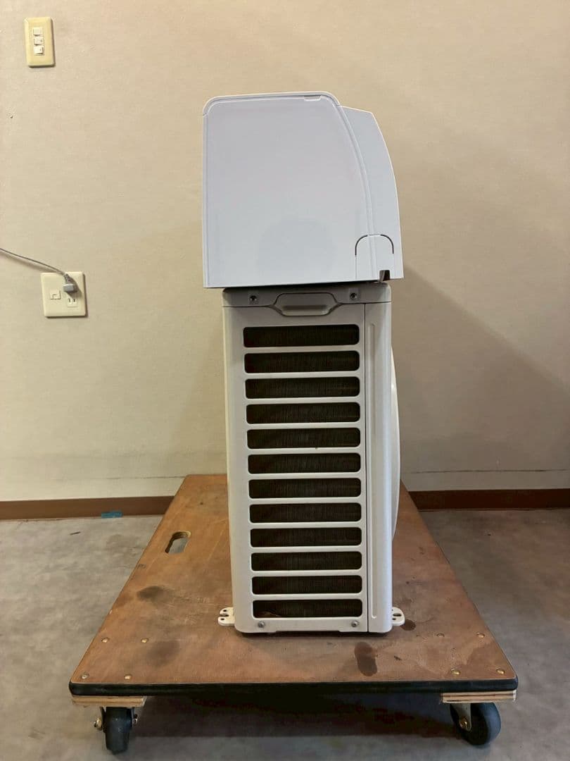 2065 東芝【RAS-K221M (W)】2024年製 6畳 エアコン 中古