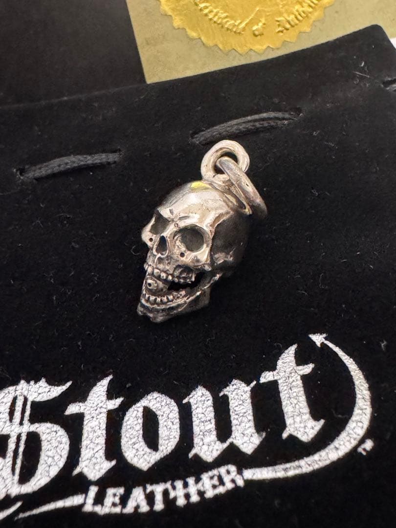 65000円購入　新品未使用付属品完備　スタウトレザー　限定スカルペンダント