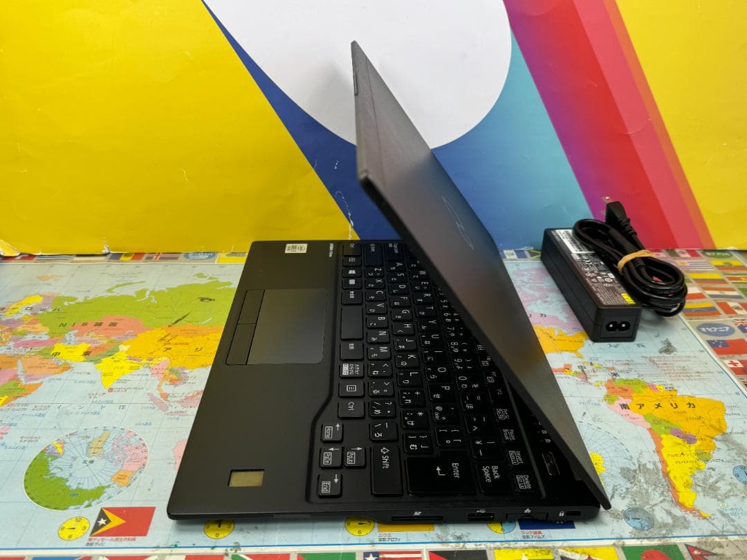 極美品 i7・16GB 富士通 U9310/DW 13.3型 綺麗 ノートPC