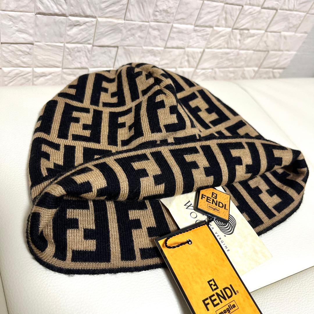 フェンディ FENDI ニット帽 キャップ ズッカ柄 ユニセックス タグ付