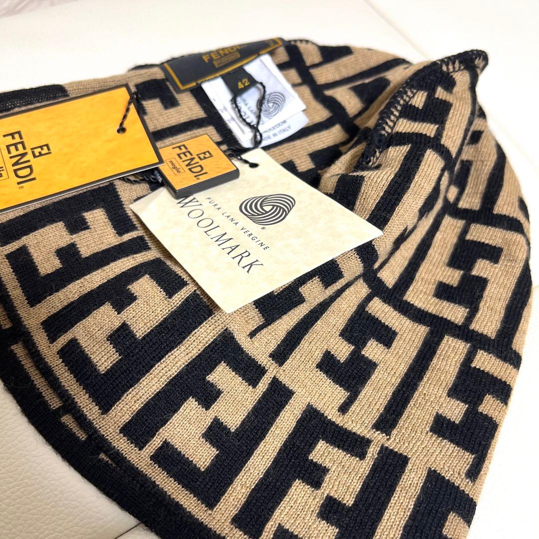 フェンディ FENDI ニット帽 キャップ ズッカ柄 ユニセックス タグ付