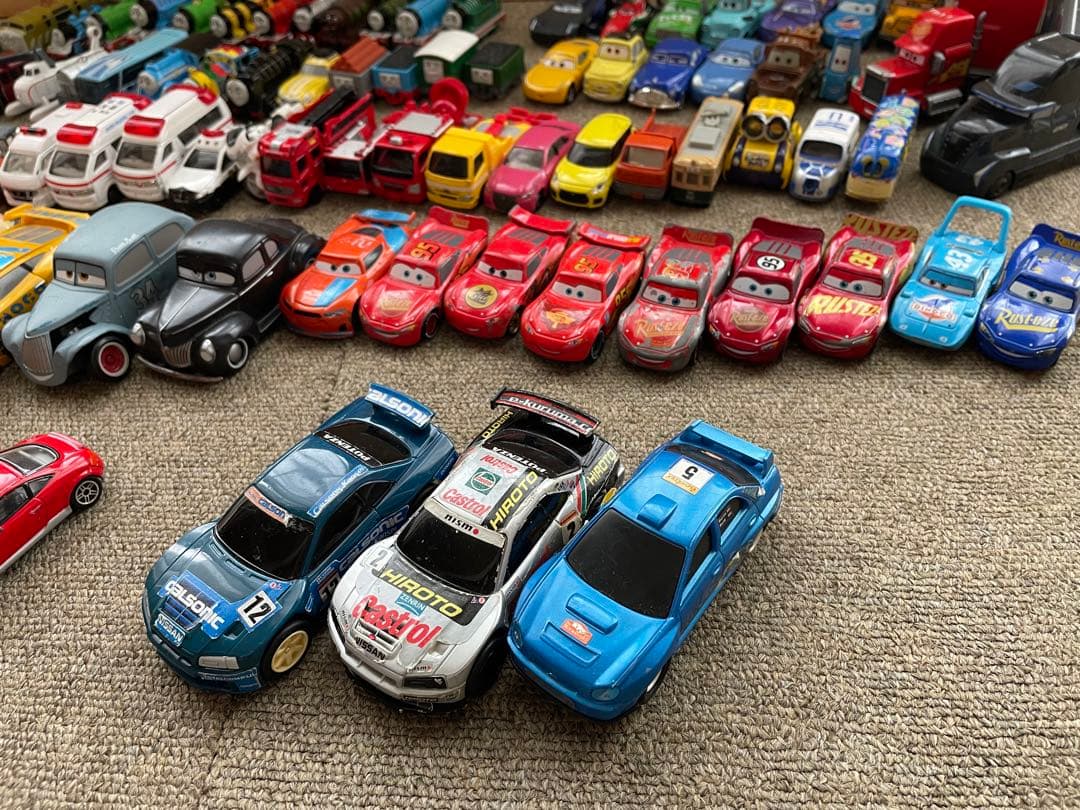 トミカ　まとめ　大量　約80台　カーズ　トーマス他