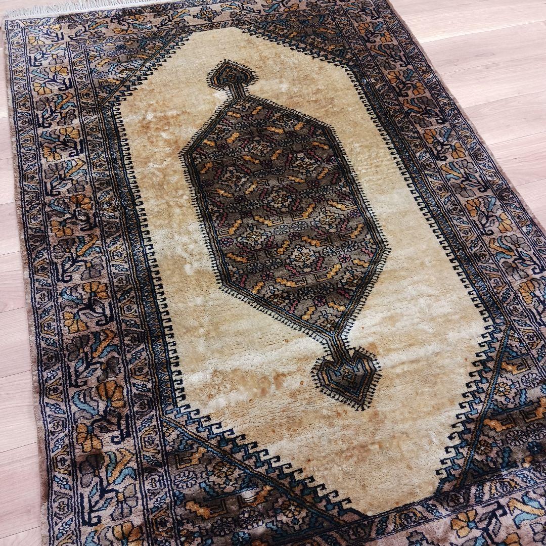 Y3075 パキスタン絨毯 ウール 手織り 181×122㎝ トライバルラグ